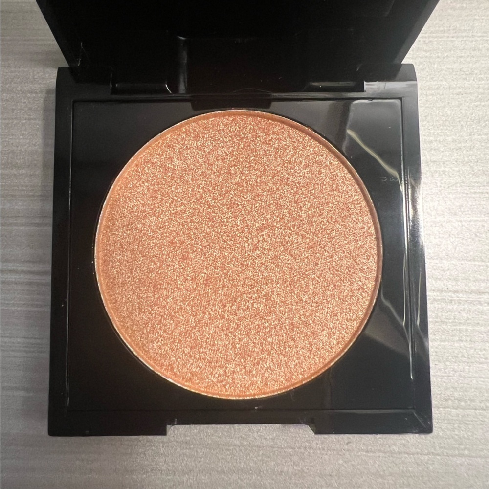 🔴 3/$18 5/$25 NEW Shades By Shan Highlighter in Marjorie, 3 g